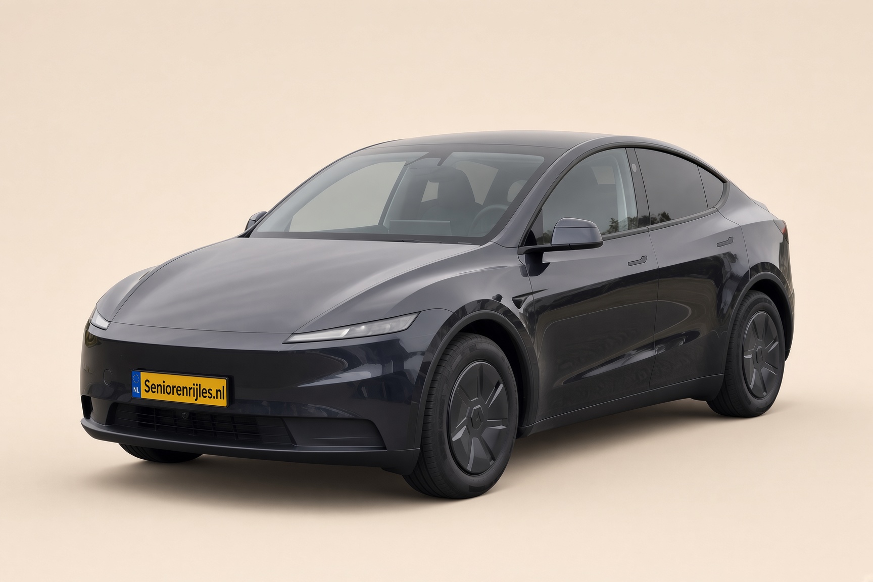 De Tesla lesauto van Seniorenrijles, zonder lesbord.
